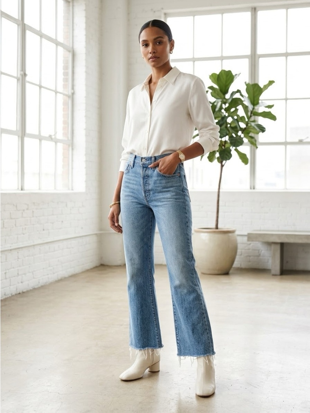 Levi's Light Blue Wash Ribcage Crop Flare Raw Hem Distressed Jeans - 24 W
